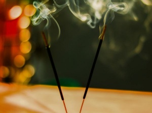 How to Make Your Own Incense for In-Home Aromatherapy